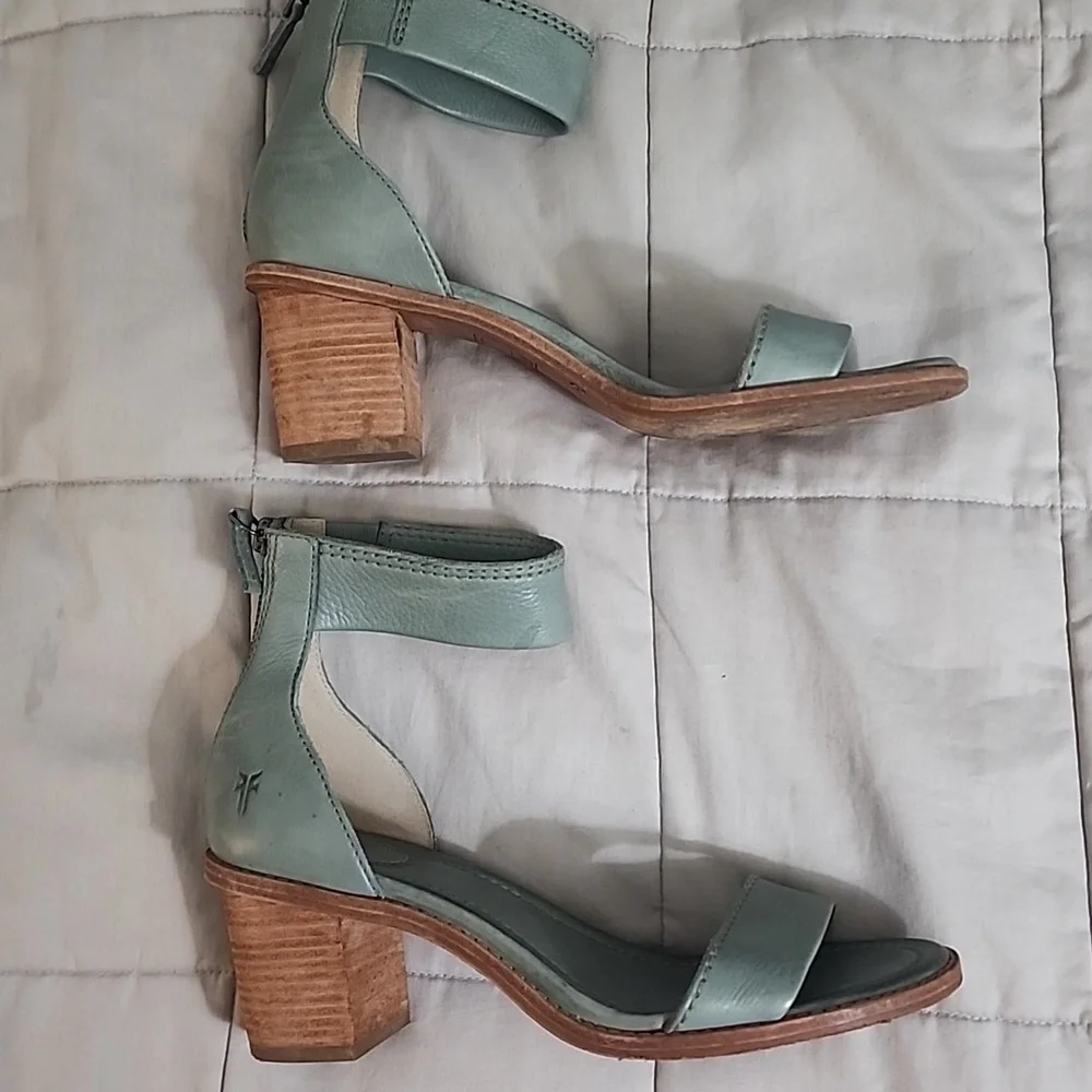 Frye Ankle-Strap Sandals in Sage Green Sz 8